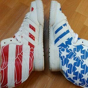 Jeremey scott flag adidas